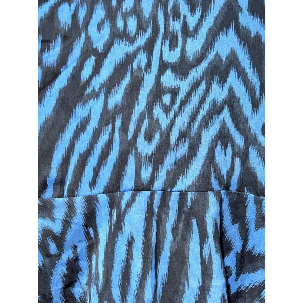 Gigi Parker Flutter Sleeve‎ Wrap Top Blue and Black animal print Size Small - Picture 8 of 8